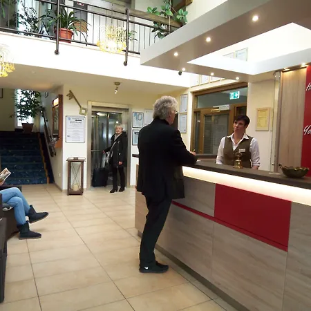 Vier Linden Kiek In מלון