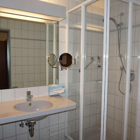 Vier Linden Kiek In מלון 3*