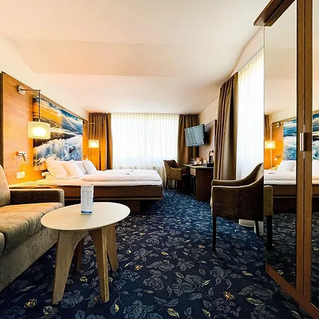 מלון Vier Linden Kiek In 3*