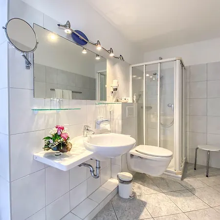 Vier Linden Kiek In מלון