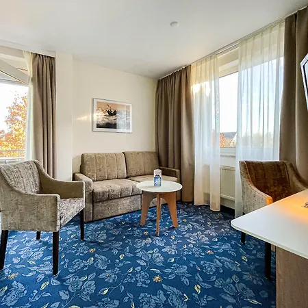 מלון Vier Linden Kiek In 3*