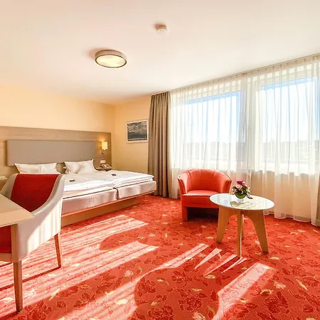 מלון Vier Linden Kiek In 3*